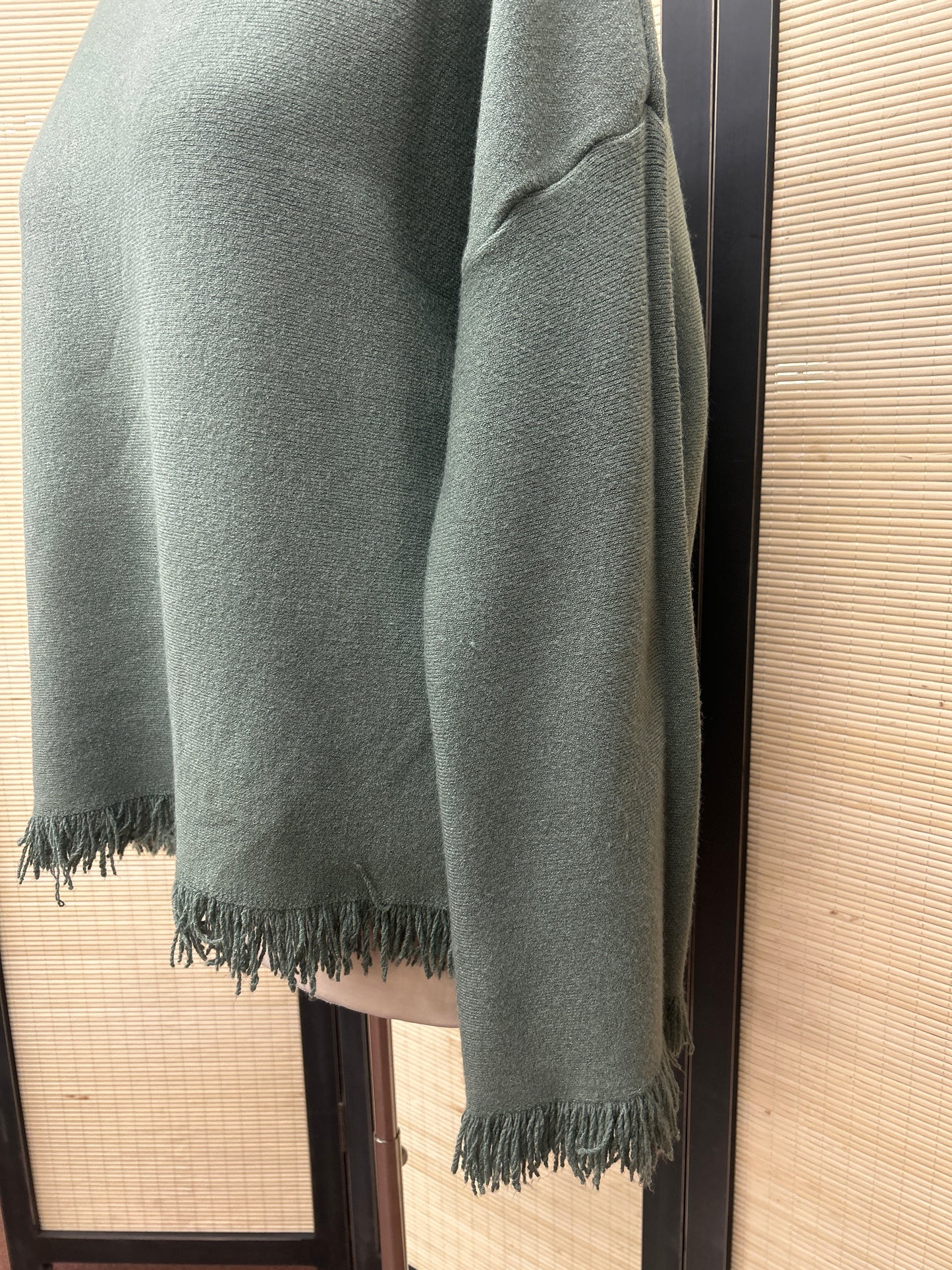 SWEATER FRAYED EDGE GREEN