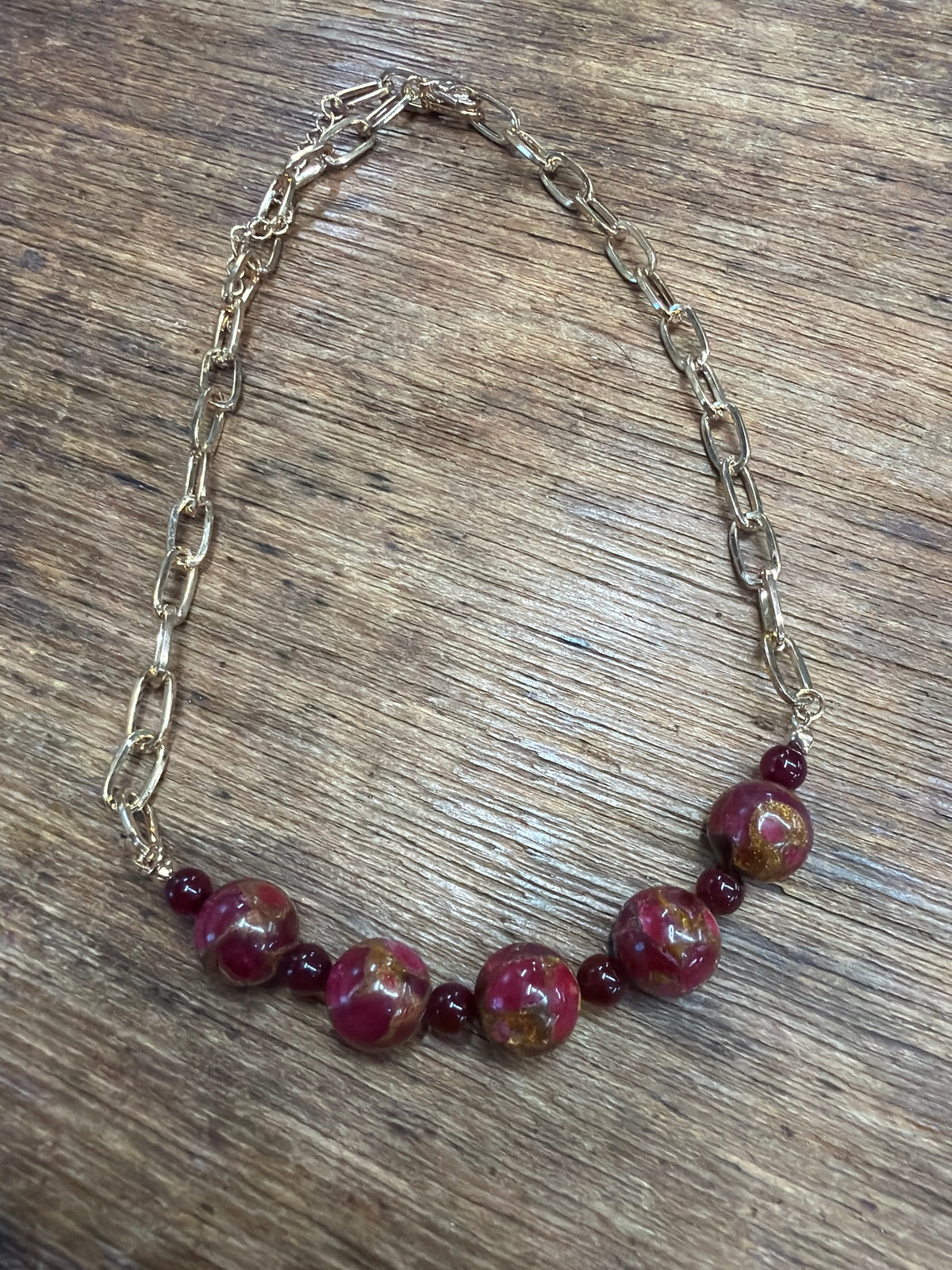 necklace burgandy beads gold chain