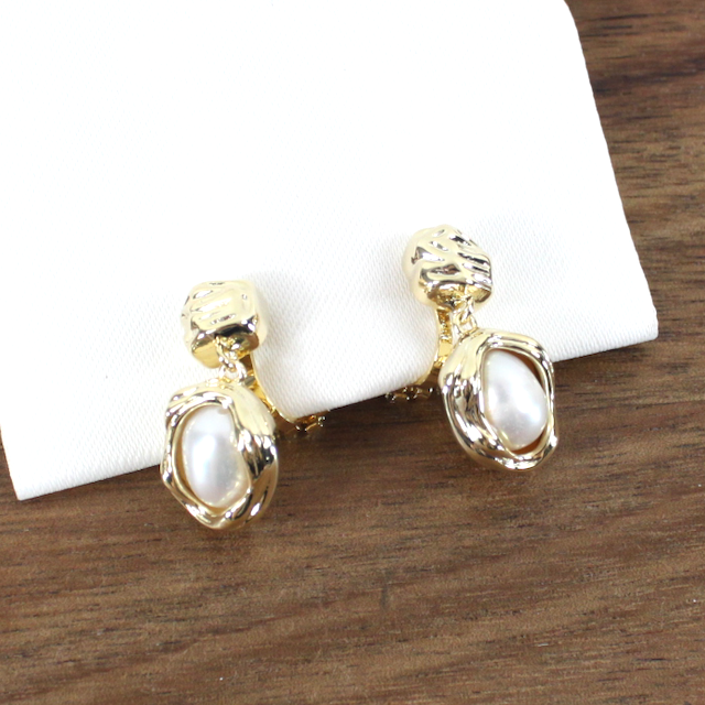 Pearl Clip On Earring