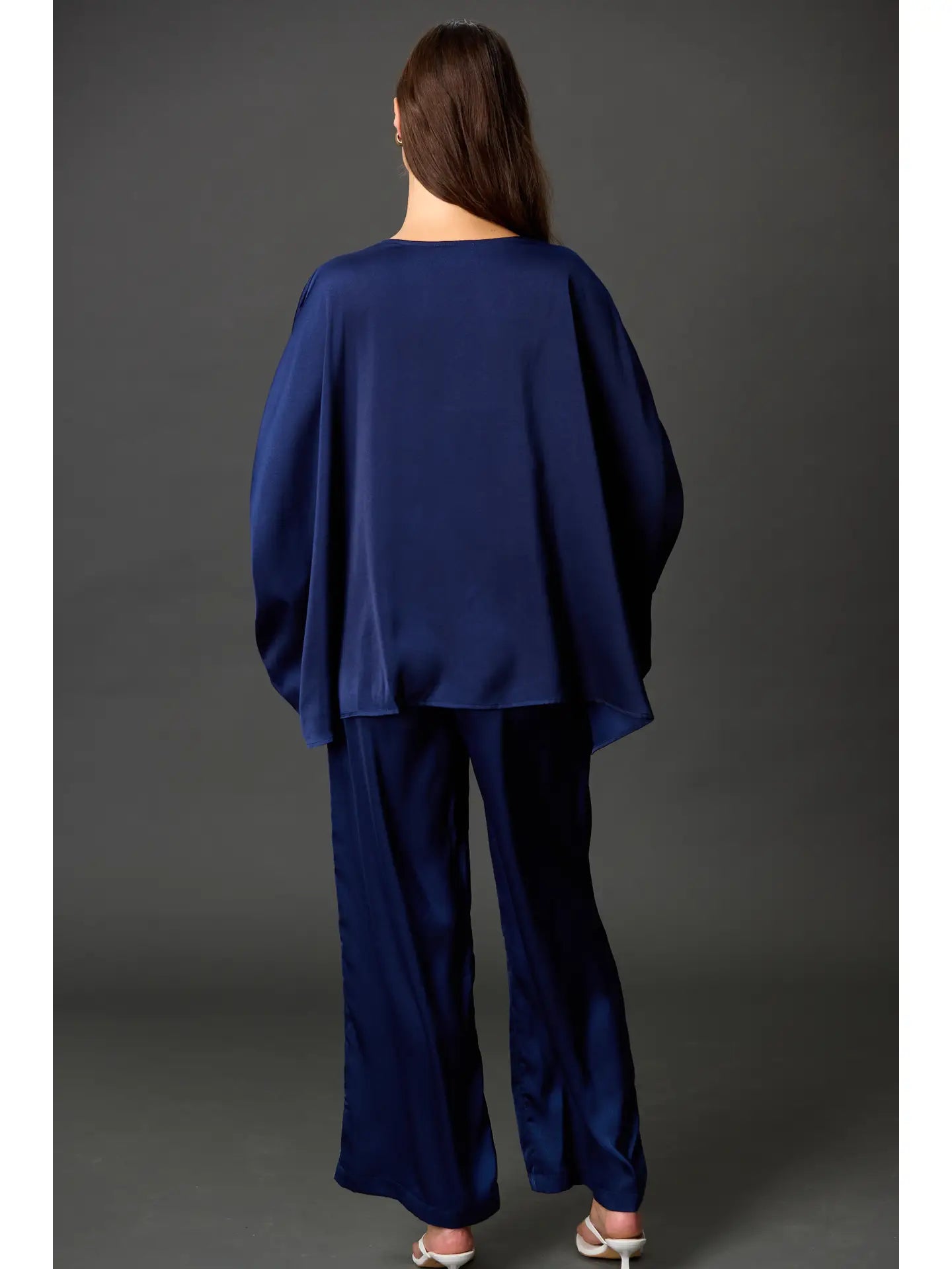 Satin Solid V-Neck Front Waist Elastic Flowy Top