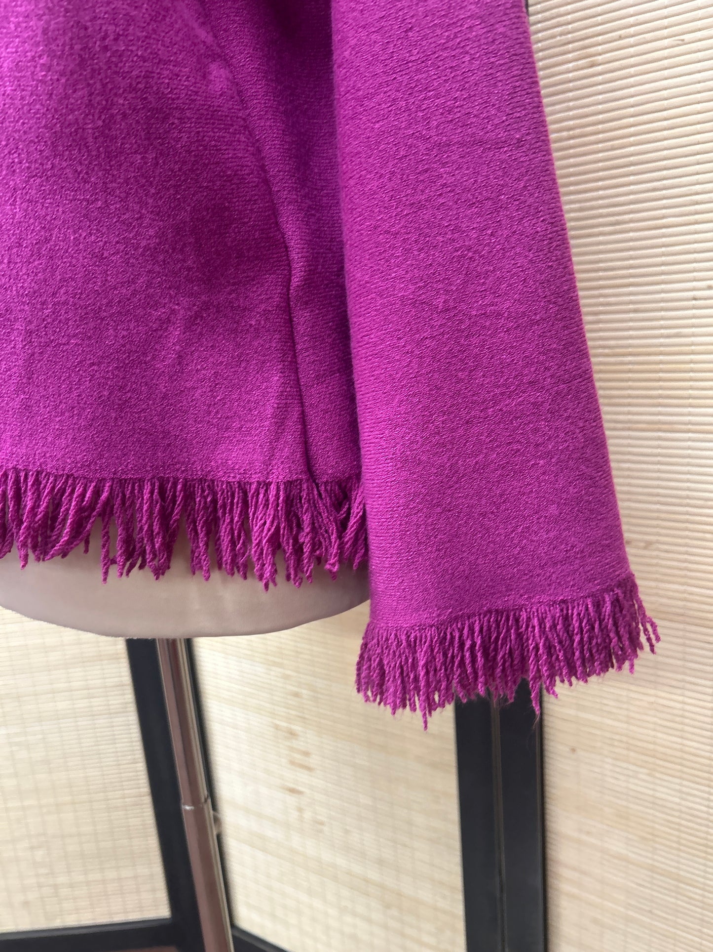SWEATER FRAYED EDGE RASBERRY