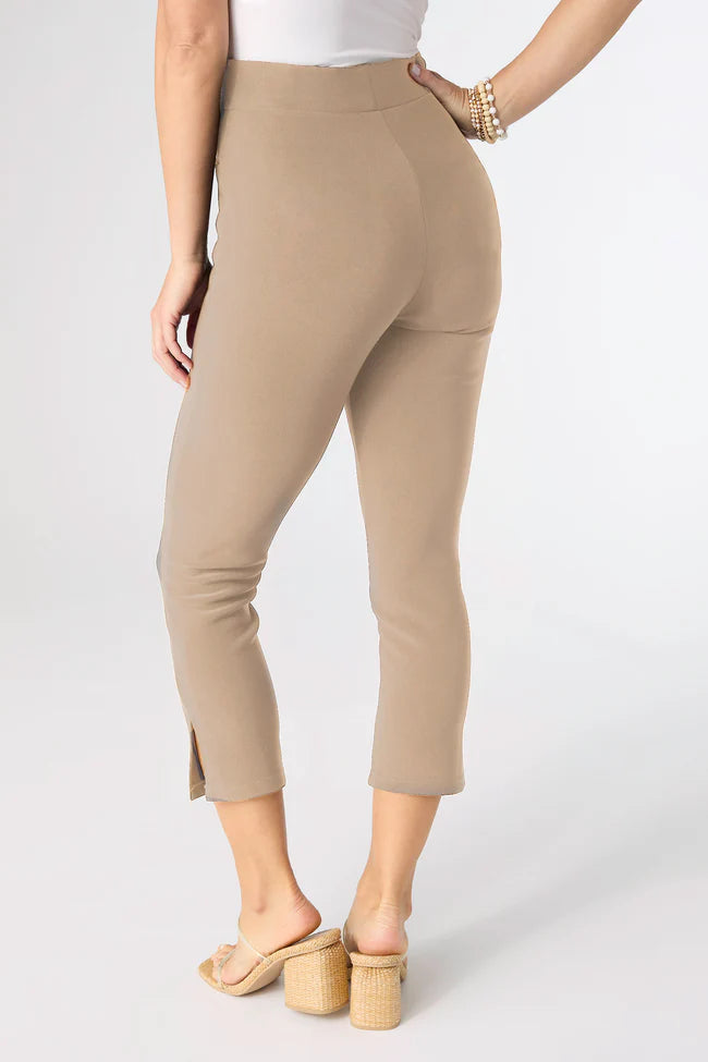Capri with Side Slit