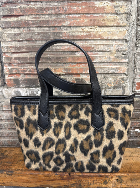 purse leopard print black handles