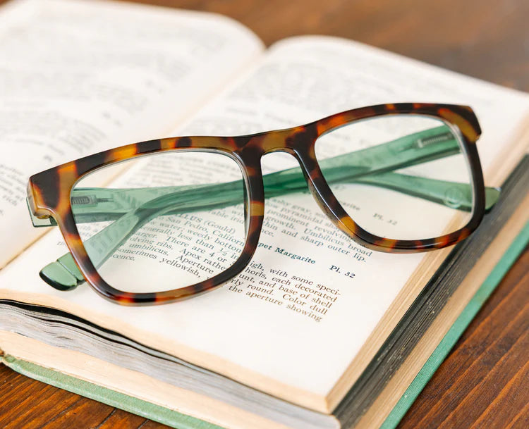 Peppers Reading Glasses Hall