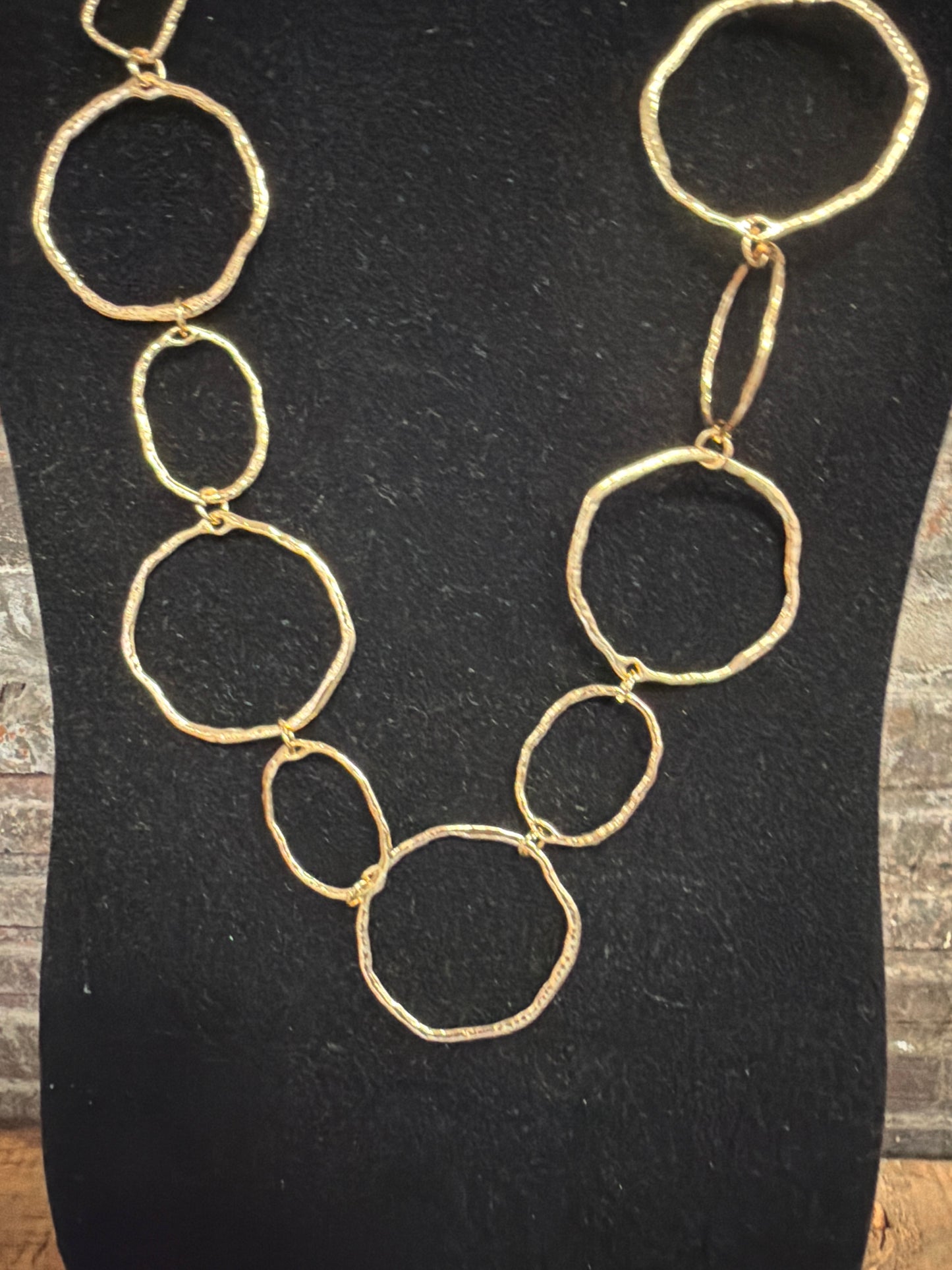 necklace long gold irregular circles asst