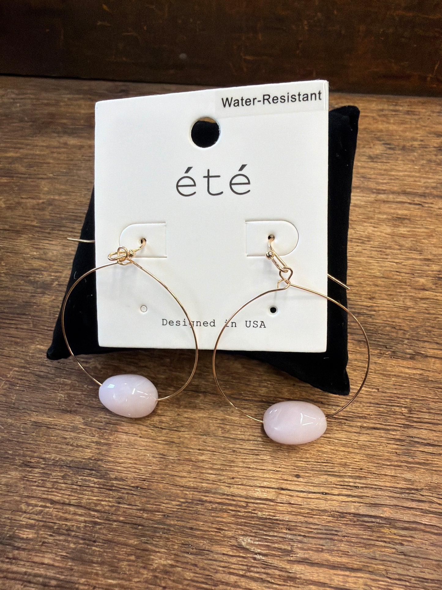 EARRING GOLD WIRE HOOP WHITE OR BLUE BEAD