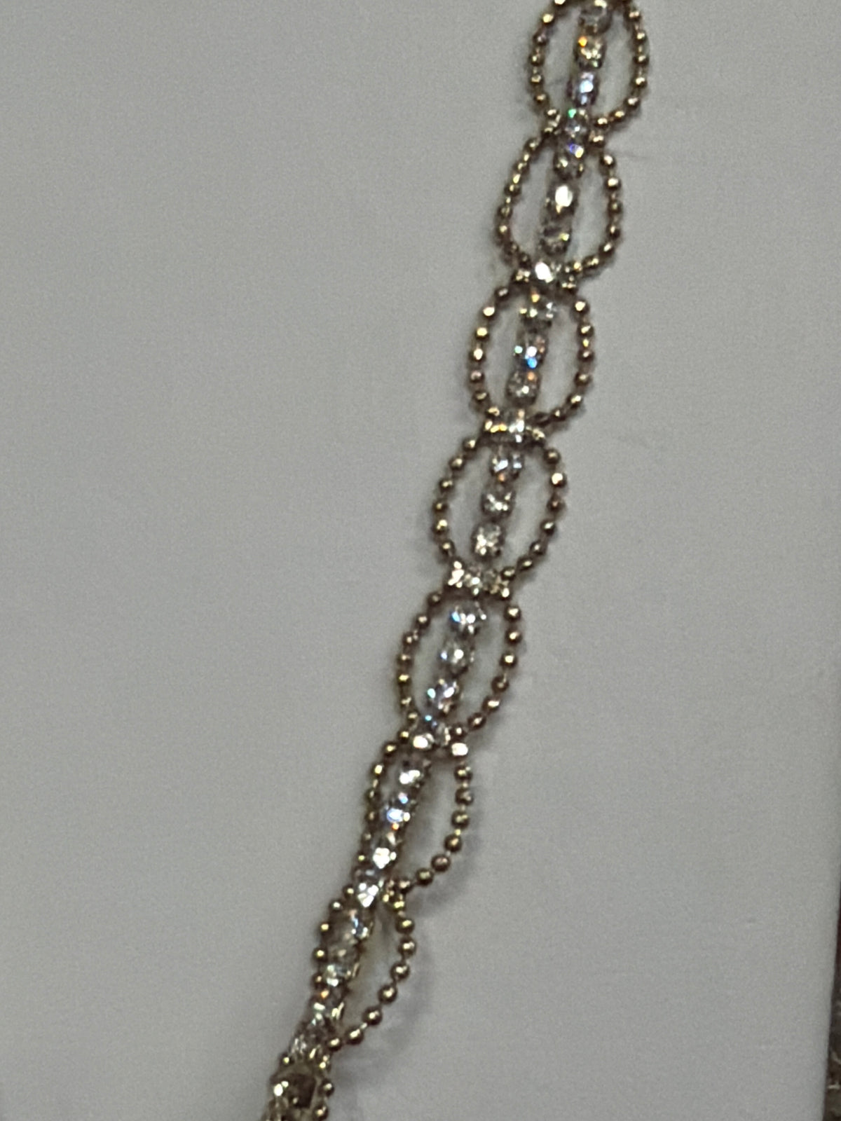 Choker necklace, double chain, and pearl