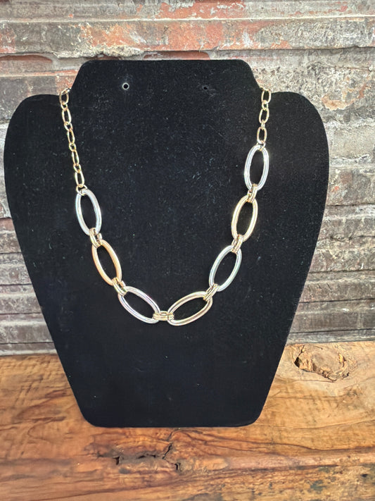 necklace alternating gold and silver lg chain links