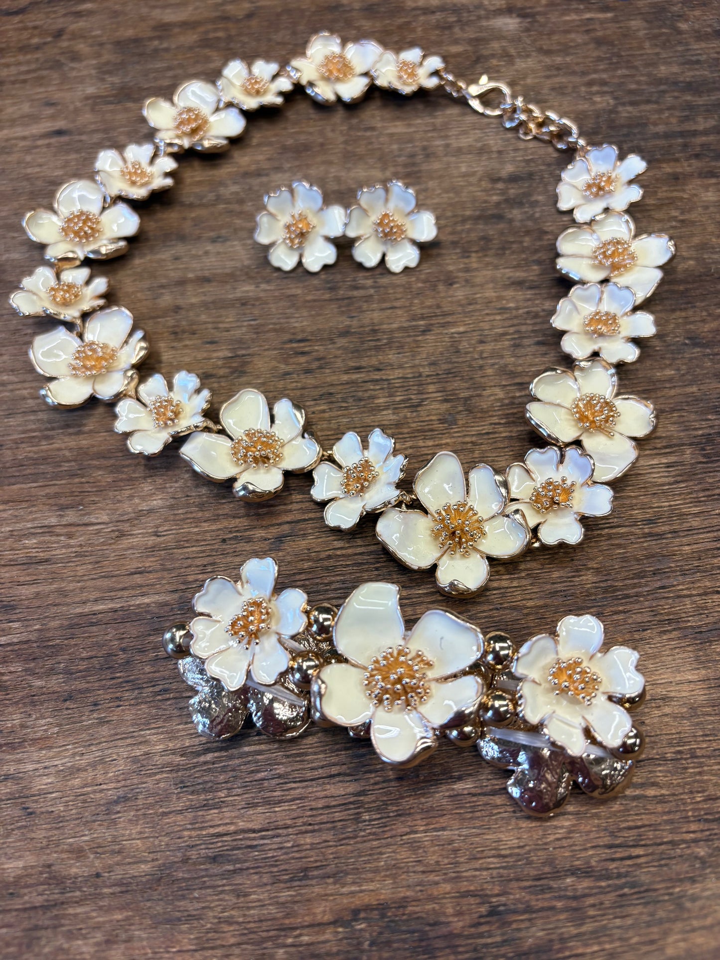 Daisy Set - Necklace, Bracelet, Earrings