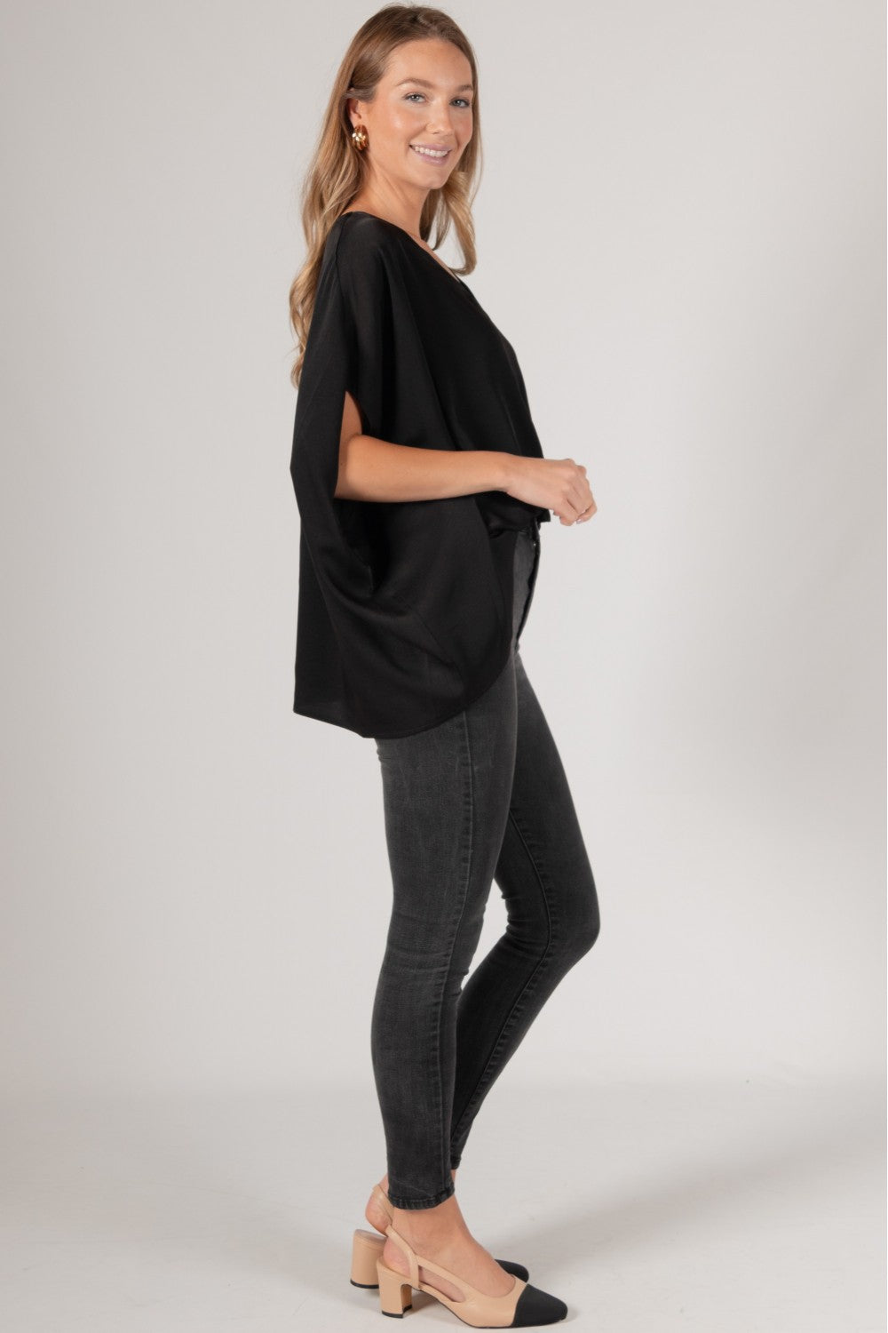 Satin Solid V-Neck Front Waist Elastic Flowy Top