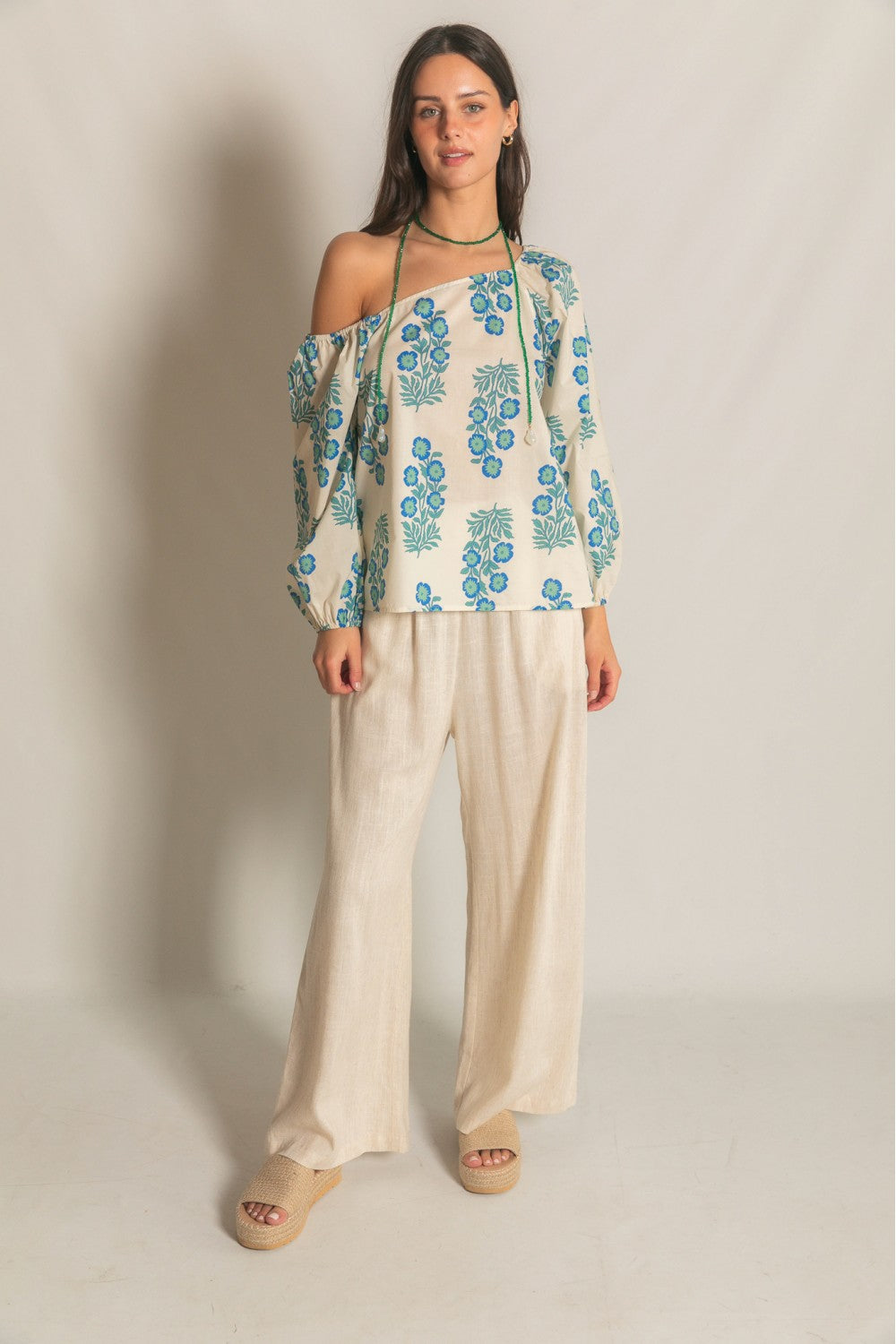 Asymmetrical Shoulder Puff Sleeve Top
