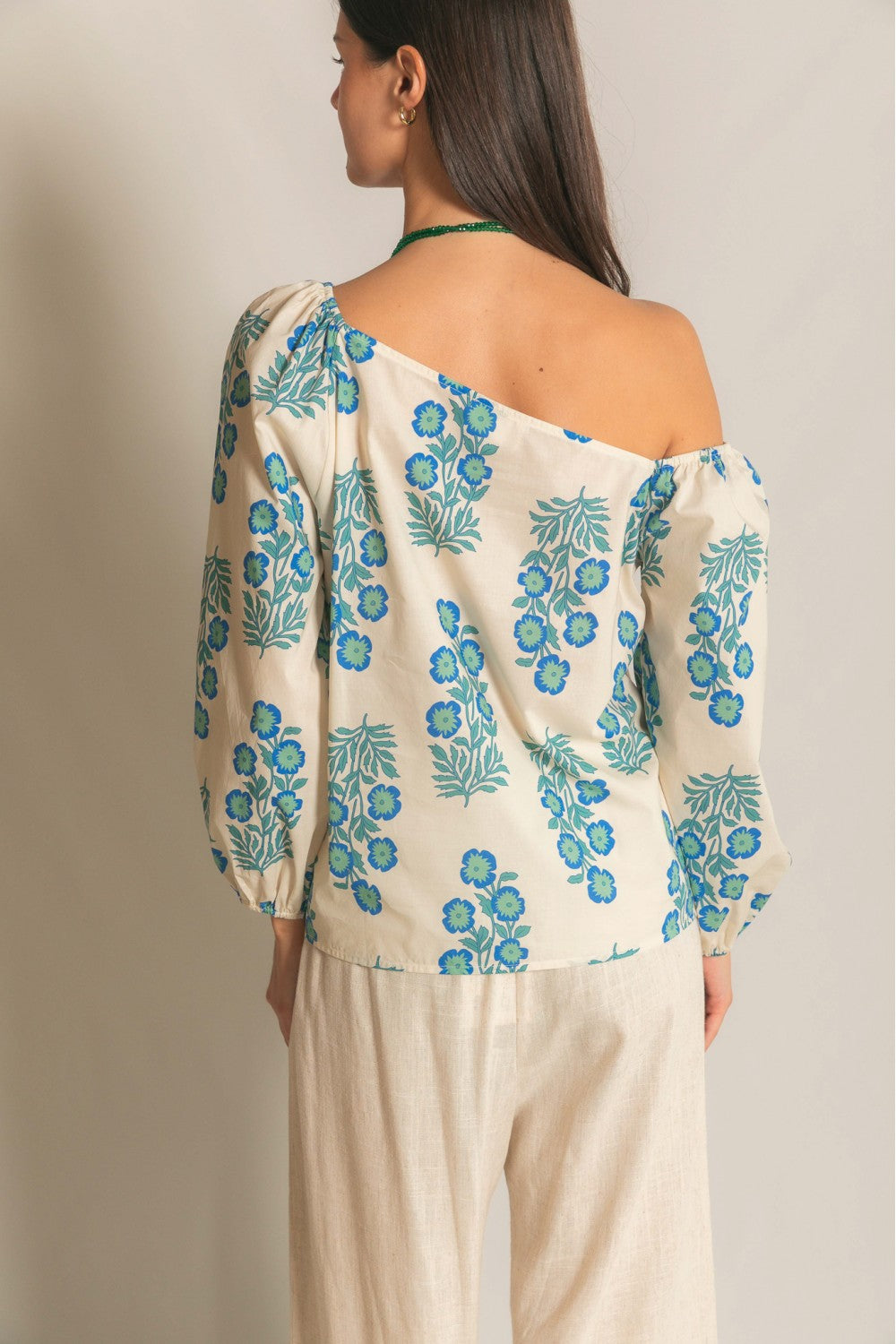 Asymmetrical Shoulder Puff Sleeve Top