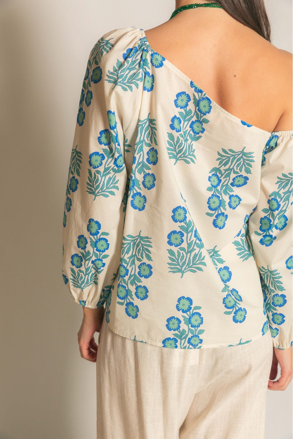 Asymmetrical Shoulder Puff Sleeve Top