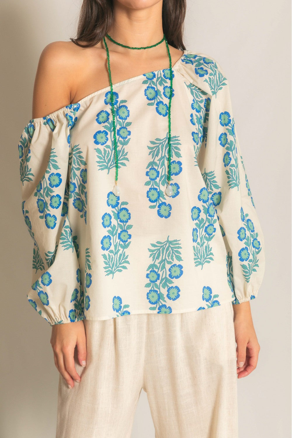 Asymmetrical Shoulder Puff Sleeve Top