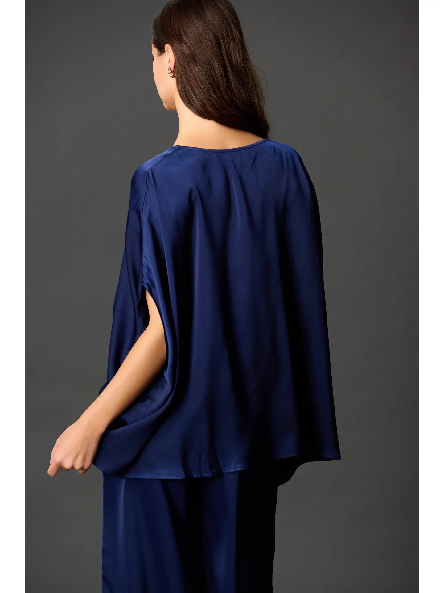 Satin Solid V-Neck Front Waist Elastic Flowy Top