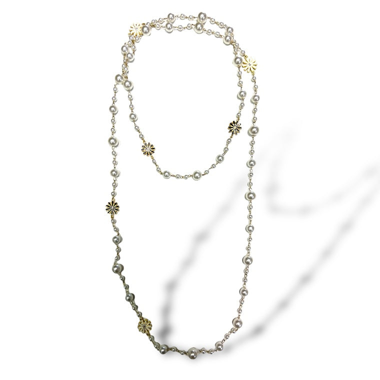 Pearl Necklace with Flowers